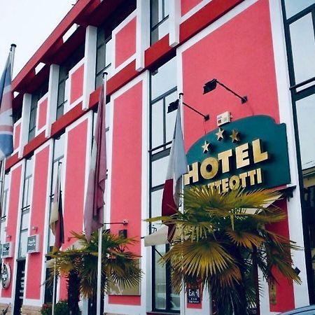 Hotel Matteotti Vercelli Eksteriør billede
