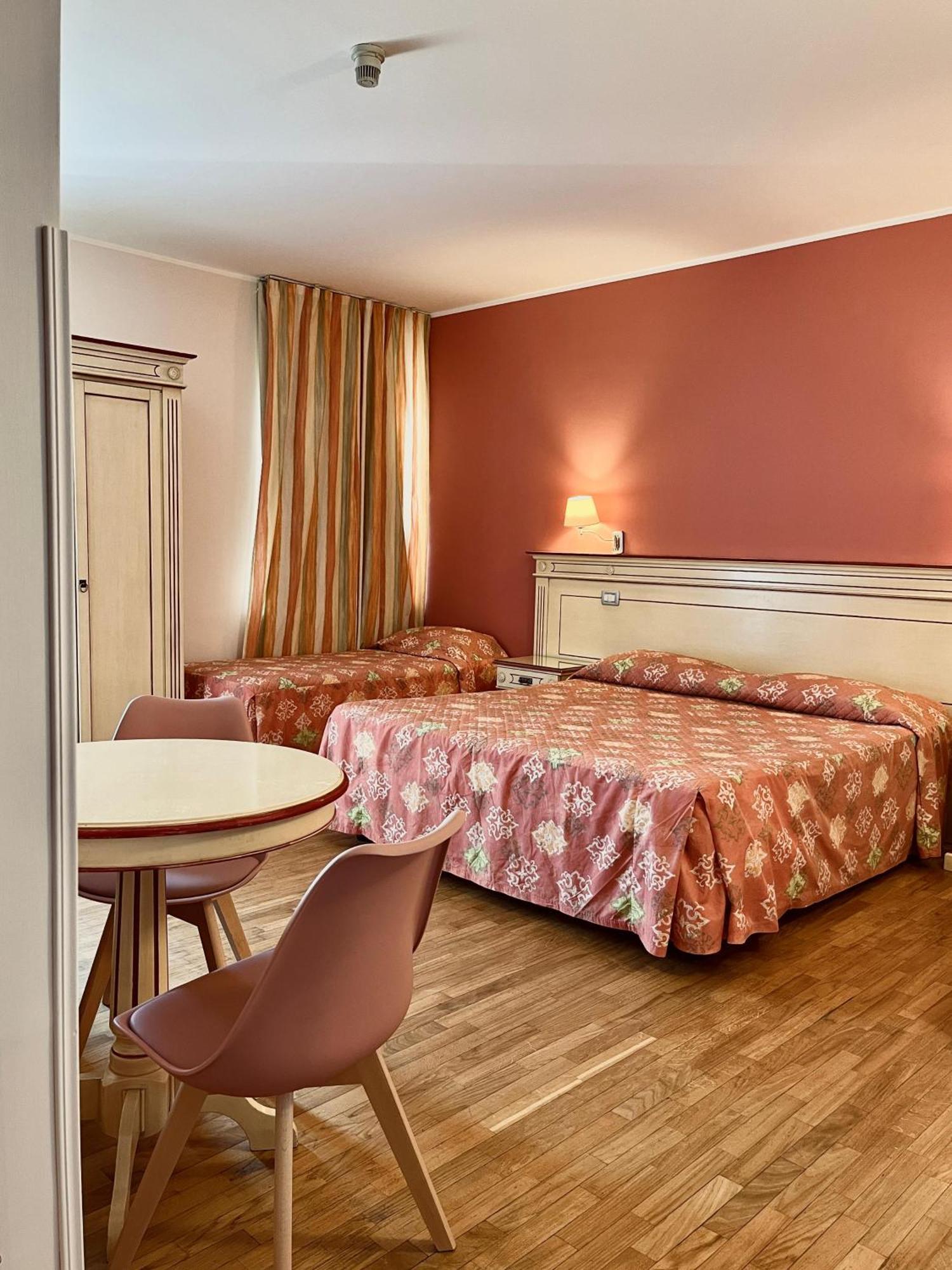 Hotel Matteotti Vercelli Eksteriør billede