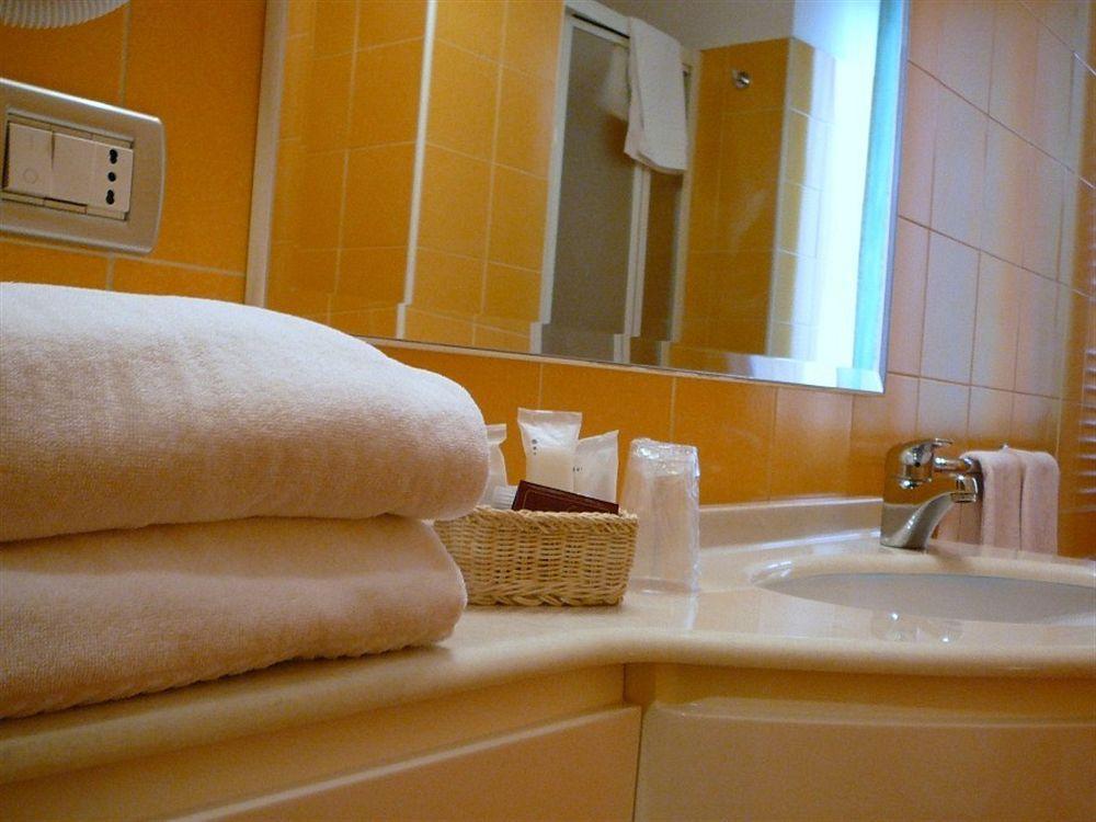 Hotel Matteotti Vercelli Eksteriør billede