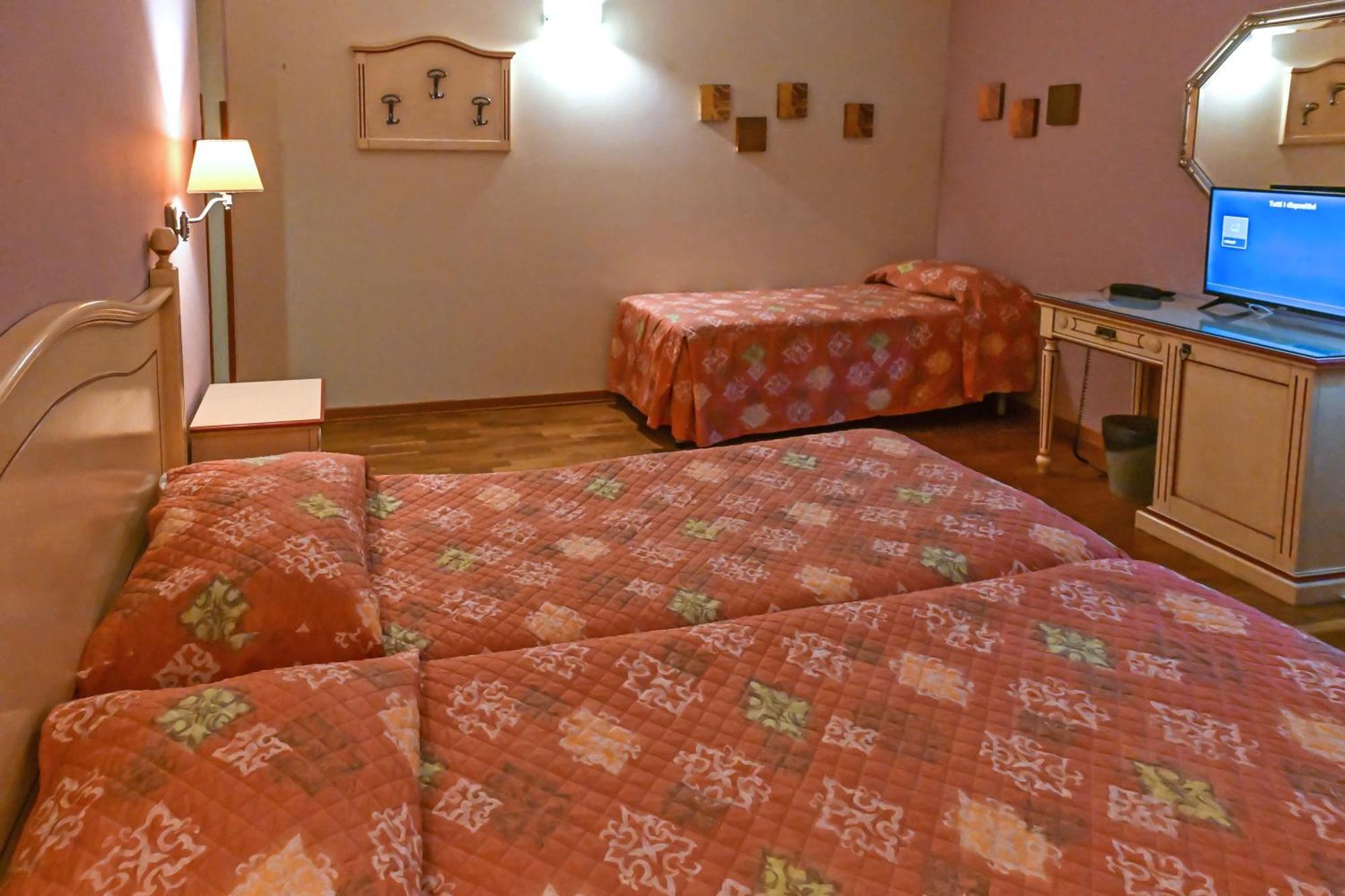 Hotel Matteotti Vercelli Eksteriør billede