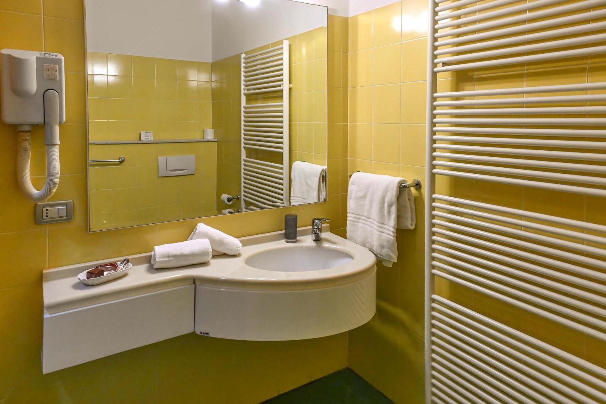Hotel Matteotti Vercelli Eksteriør billede