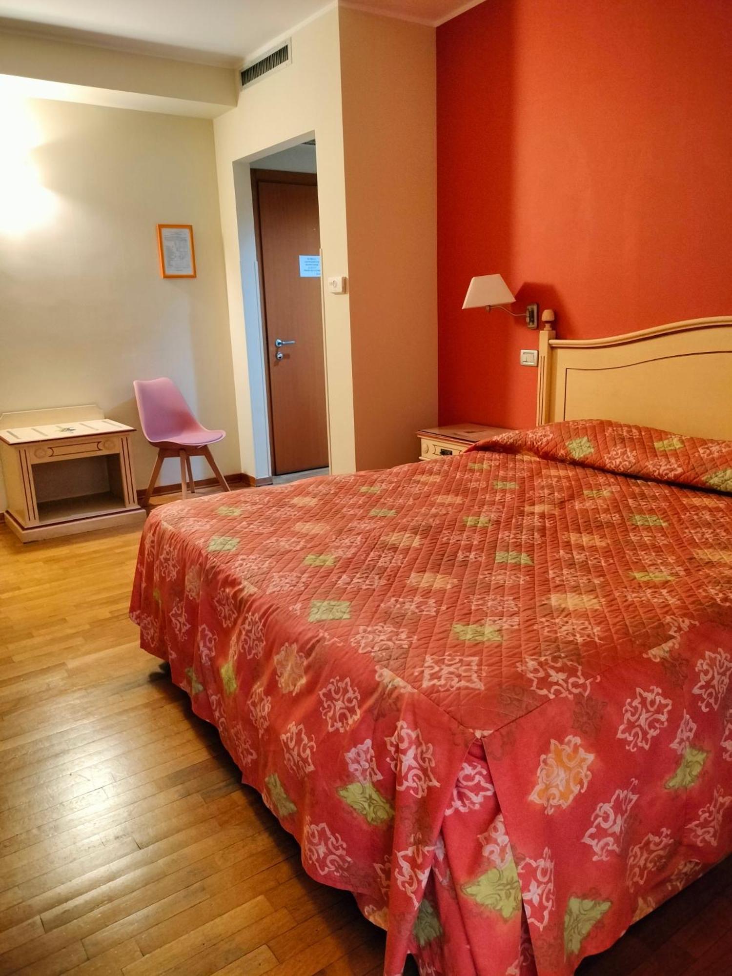 Hotel Matteotti Vercelli Eksteriør billede