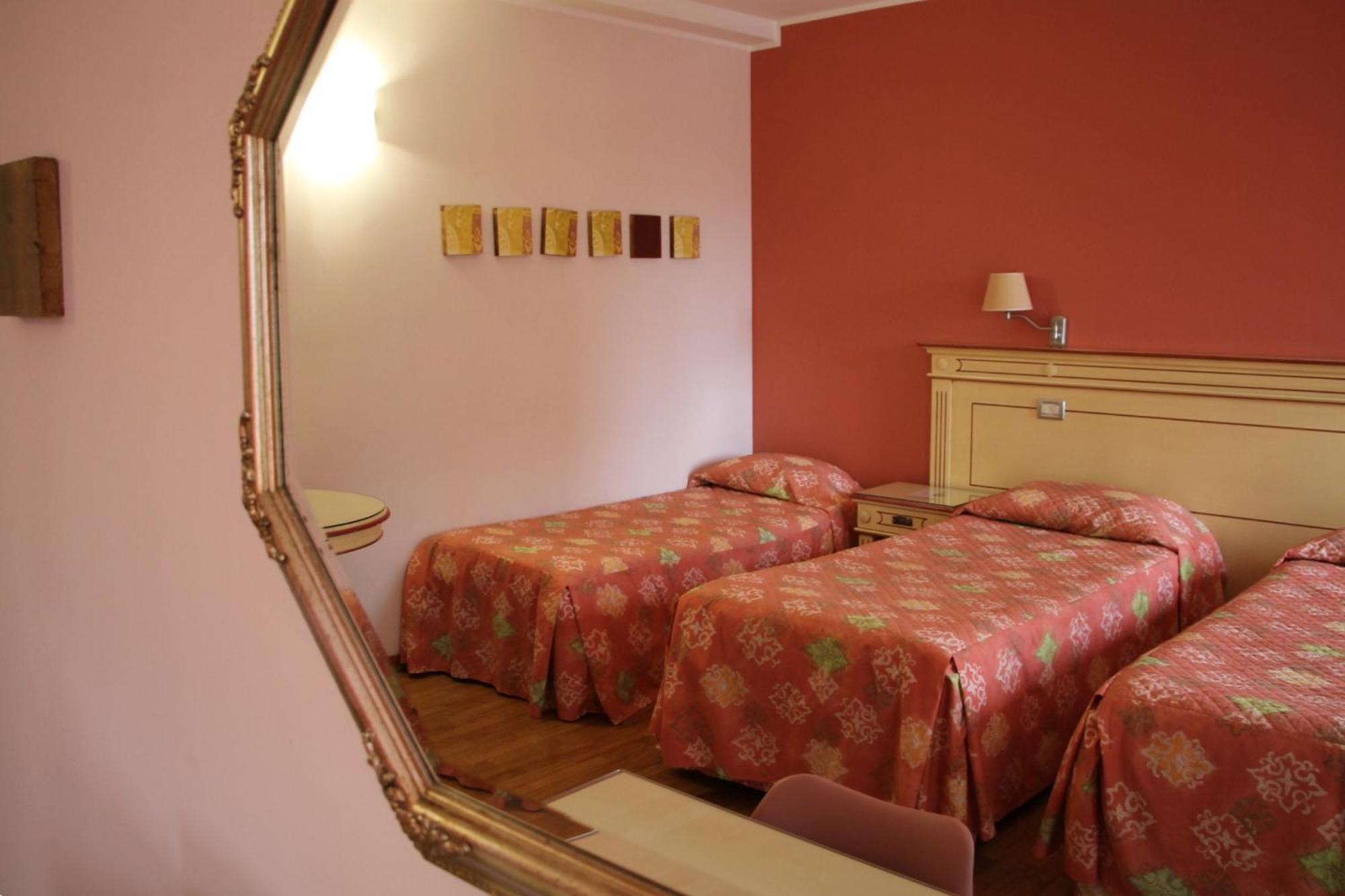 Hotel Matteotti Vercelli Eksteriør billede