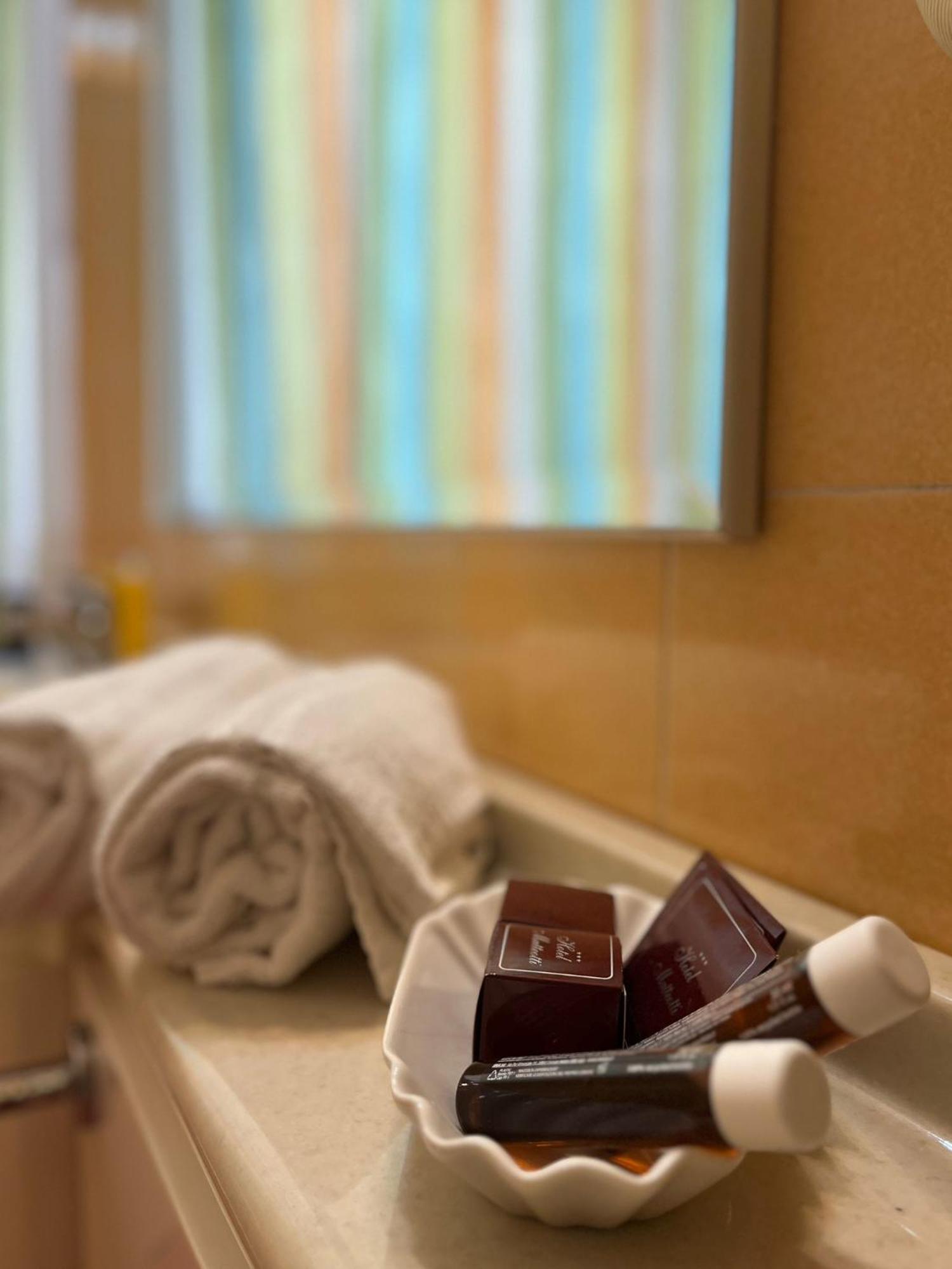 Hotel Matteotti Vercelli Eksteriør billede
