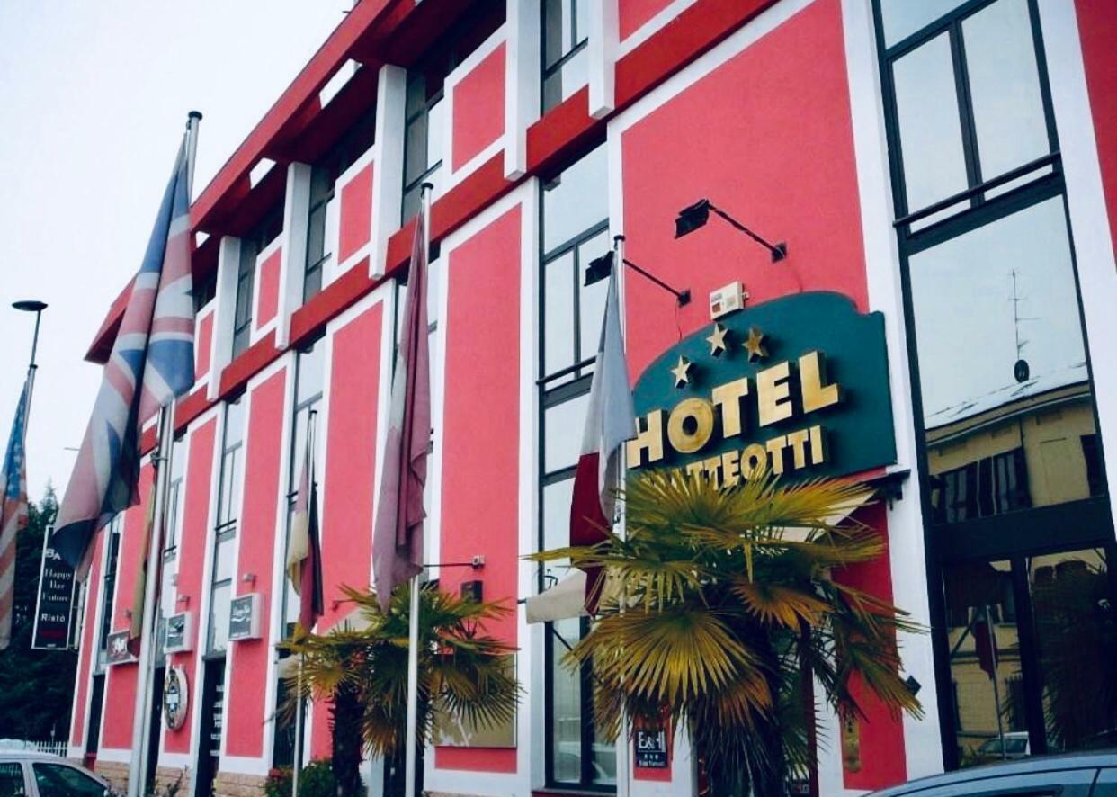 Hotel Matteotti Vercelli Eksteriør billede